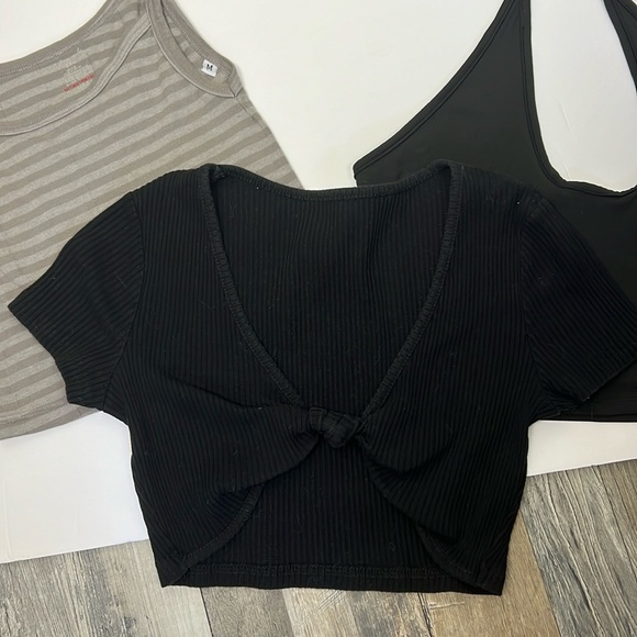β¨4π $20 β¨ Bundle of 3 crop tops stretch top set black grey small medium - Picture 2 of 14